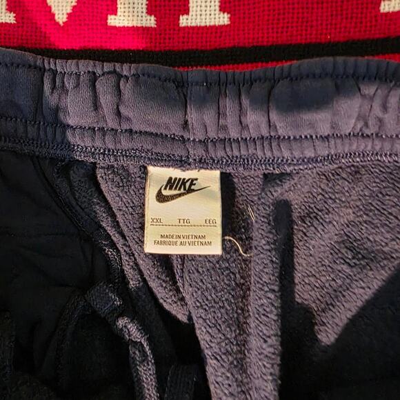 Baggy Nike Sweatpants - Picture 4 of 7